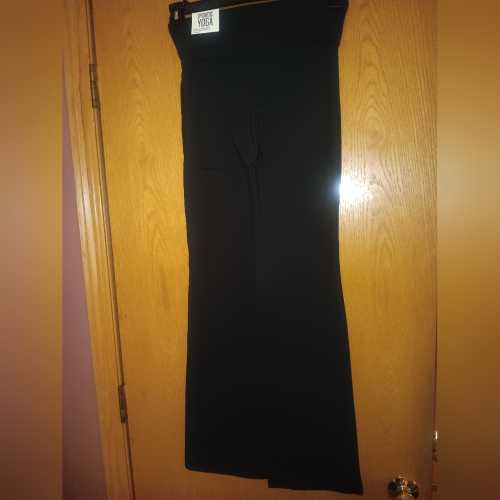 Women's size xsmall, PINK yoga pants - Picture 2 of 4